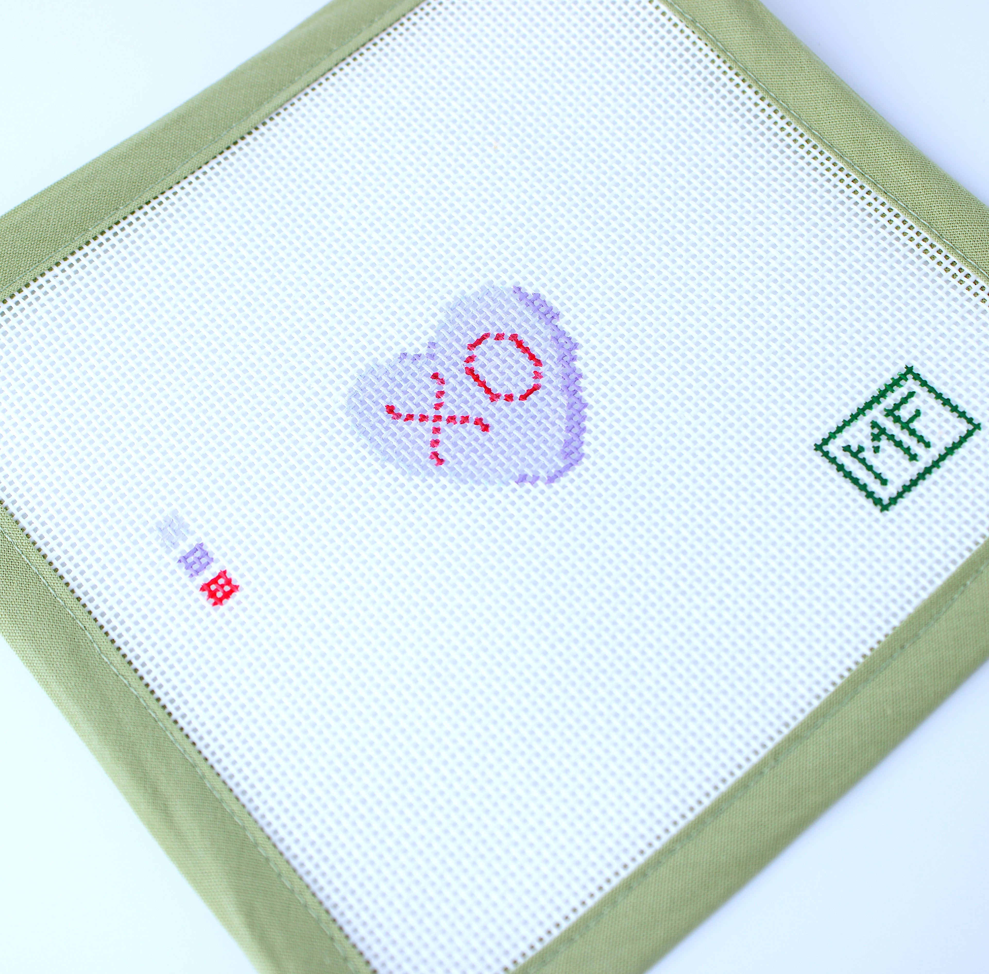 XO Heart Mini (M F Needlepoint)